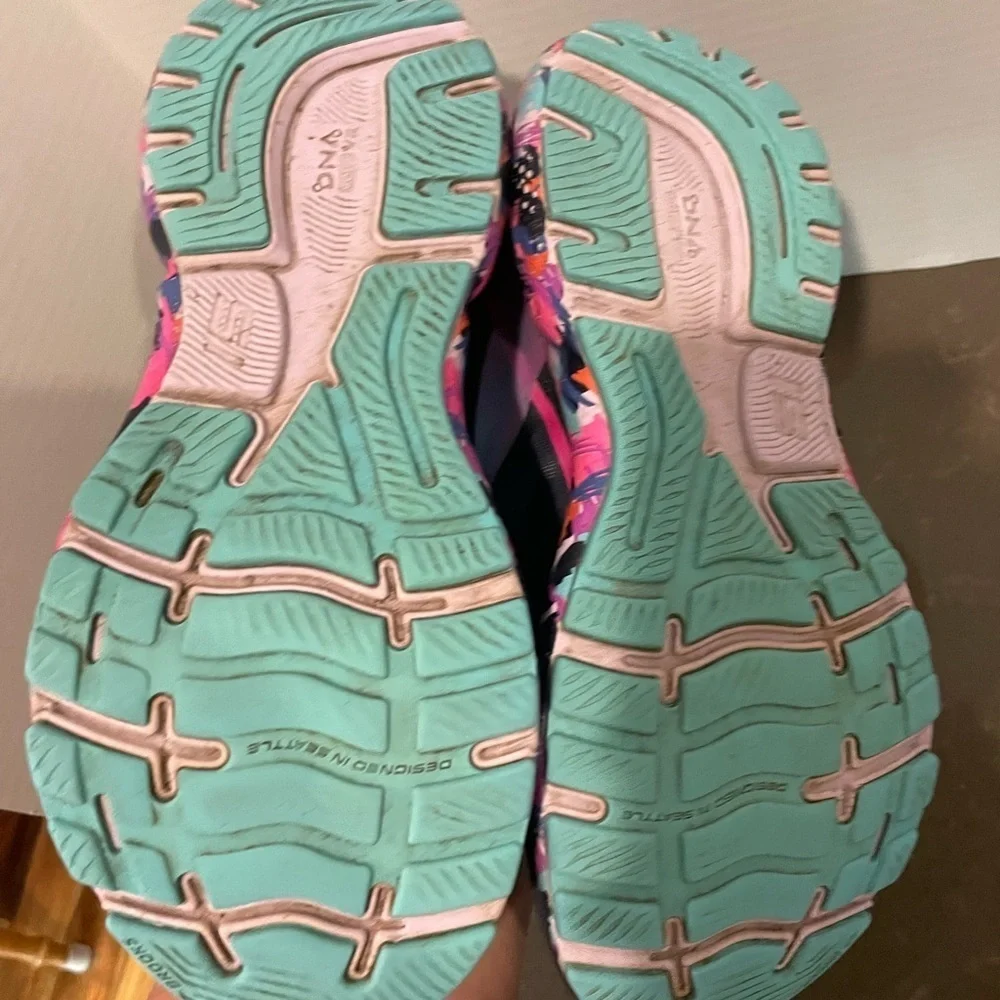 Brooks Women's Black and Teal Athletic Shoes
